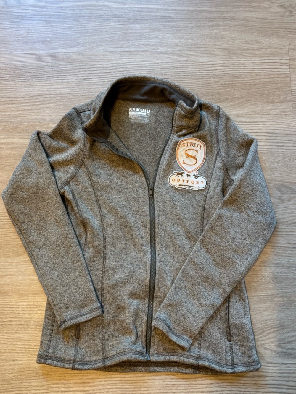 KUIU Women’s Sz M Base Camp HighLoft Fleece Sweater Heather Grey Company Logo
